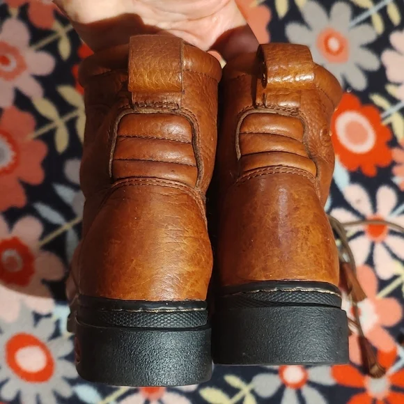 Justin Boots Ladies Tan Leather Lace-Up Boots - Picture 6 of 10